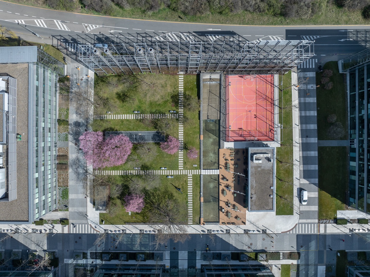 Courtyard top-down with tennis court